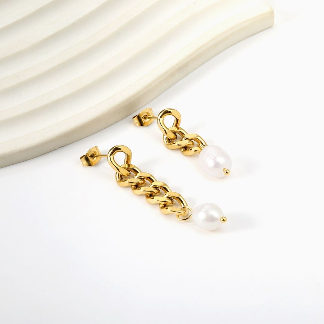 Statement Piece - Chain with Dangling Pearl Mismatched Earrings