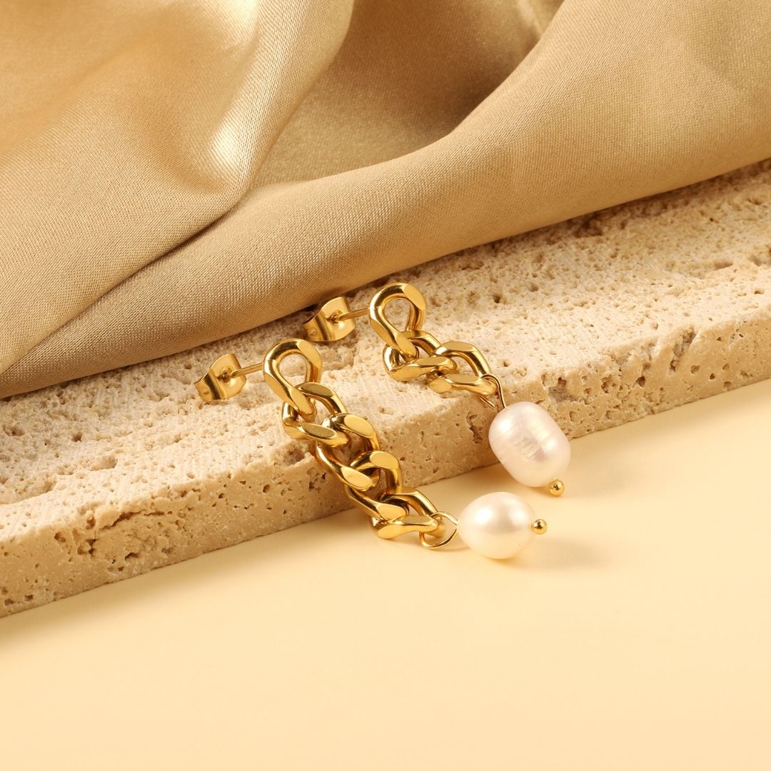 Statement Piece - Chain with Dangling Pearl Mismatched Earrings