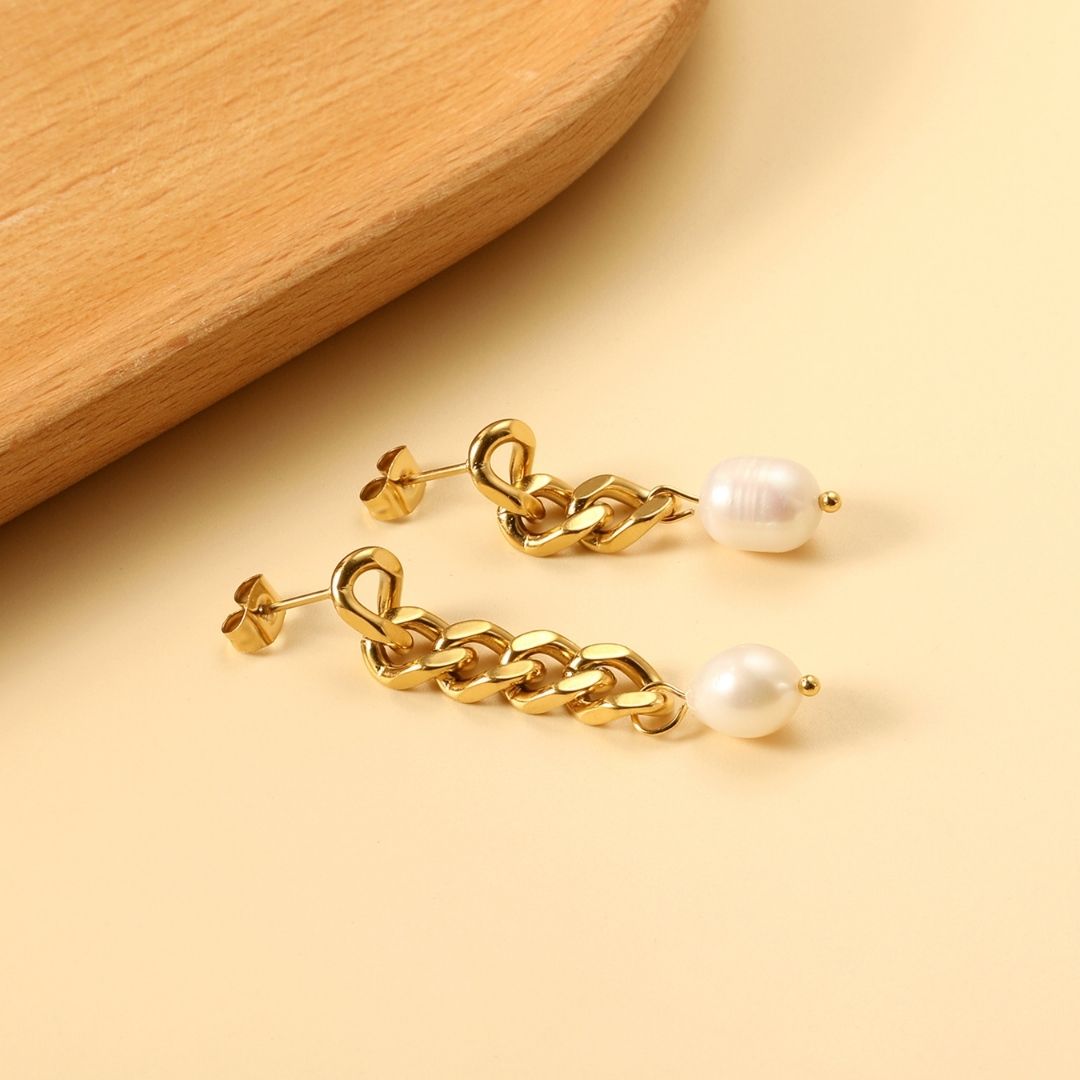 Statement Piece - Chain with Dangling Pearl Mismatched Earrings
